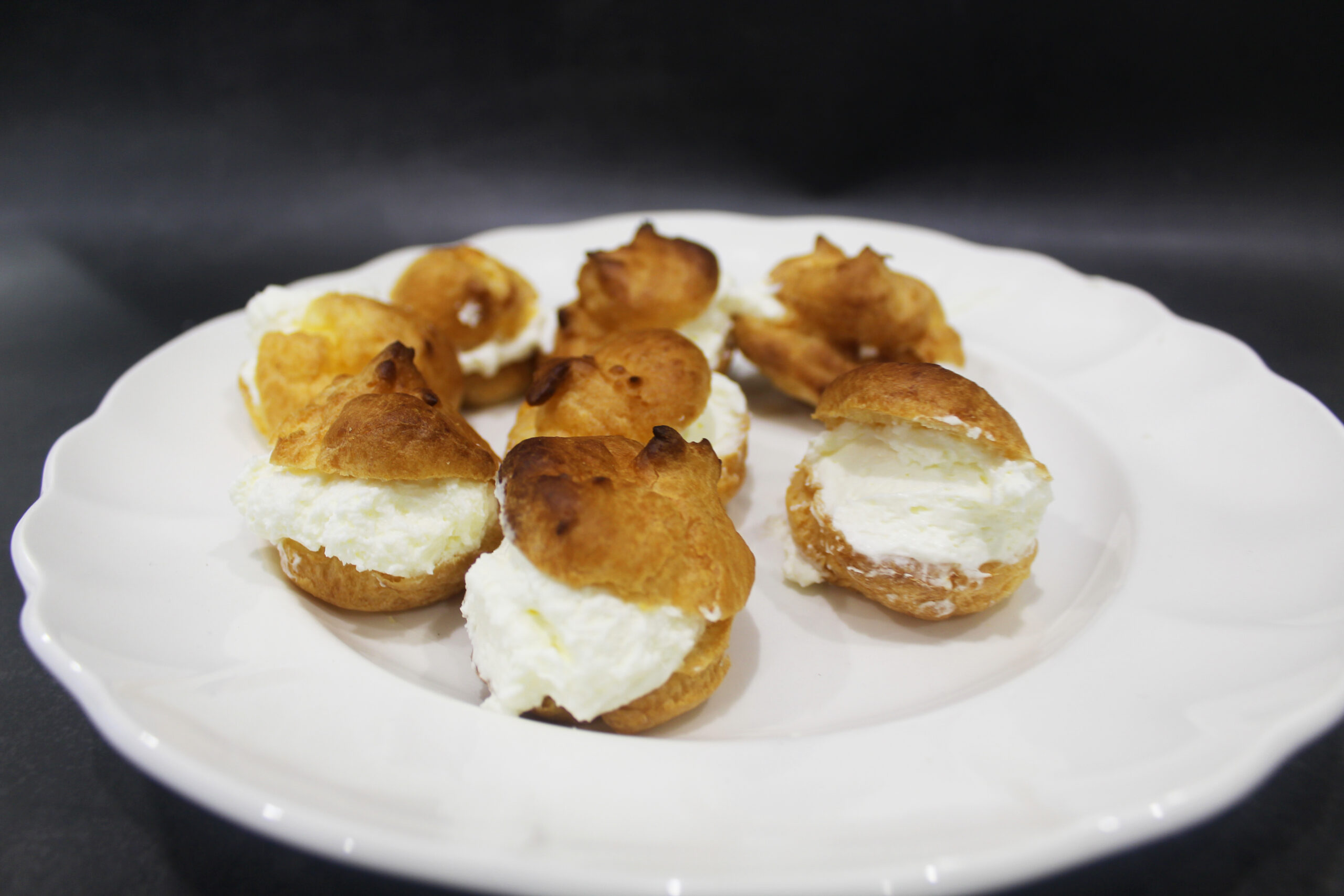 Buñuelos caseros sin gluten rellenos de nata